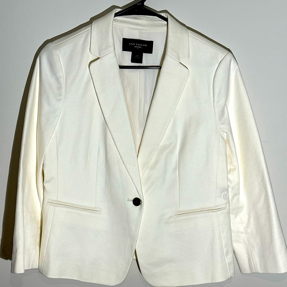 Ann Taylor Blazer. Petite. 10P